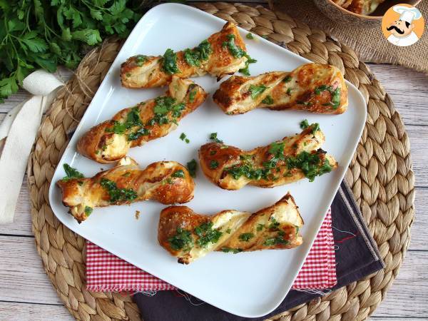 Cheese twists with cheese and parsley: the must-have appetizer - photo 4