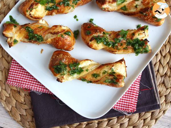 Cheese twists with cheese and parsley: the must-have appetizer - photo 5