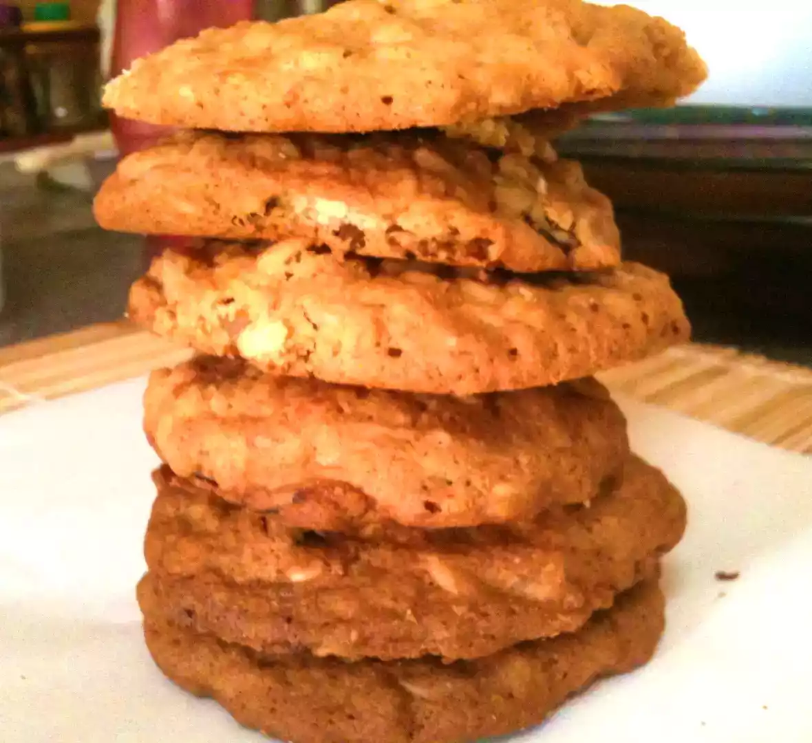 Cheesy pineapple raisin oatmeal cookie recipe