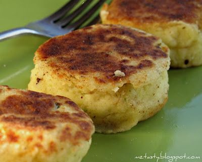 Cheesy potato cakes, Recipe Petitchef