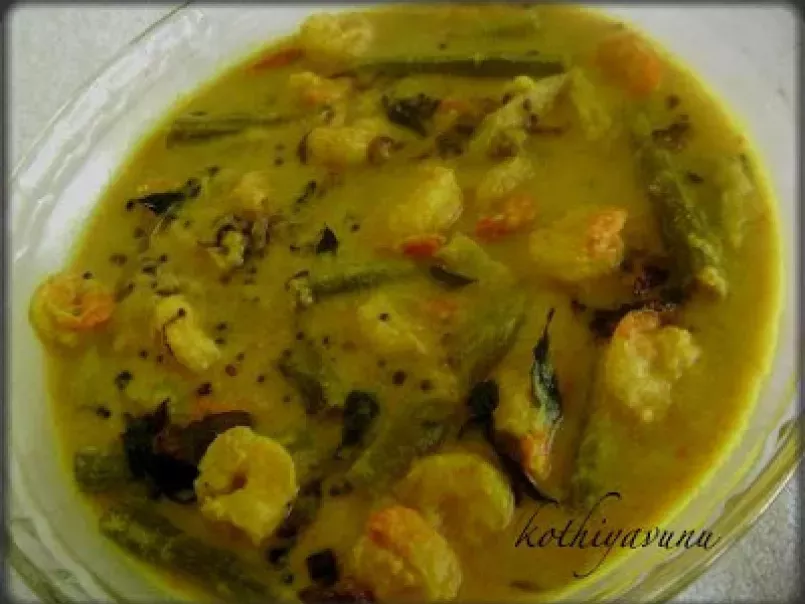 Chemmeen Muringakka Curry / Prawn Drumstick Curry