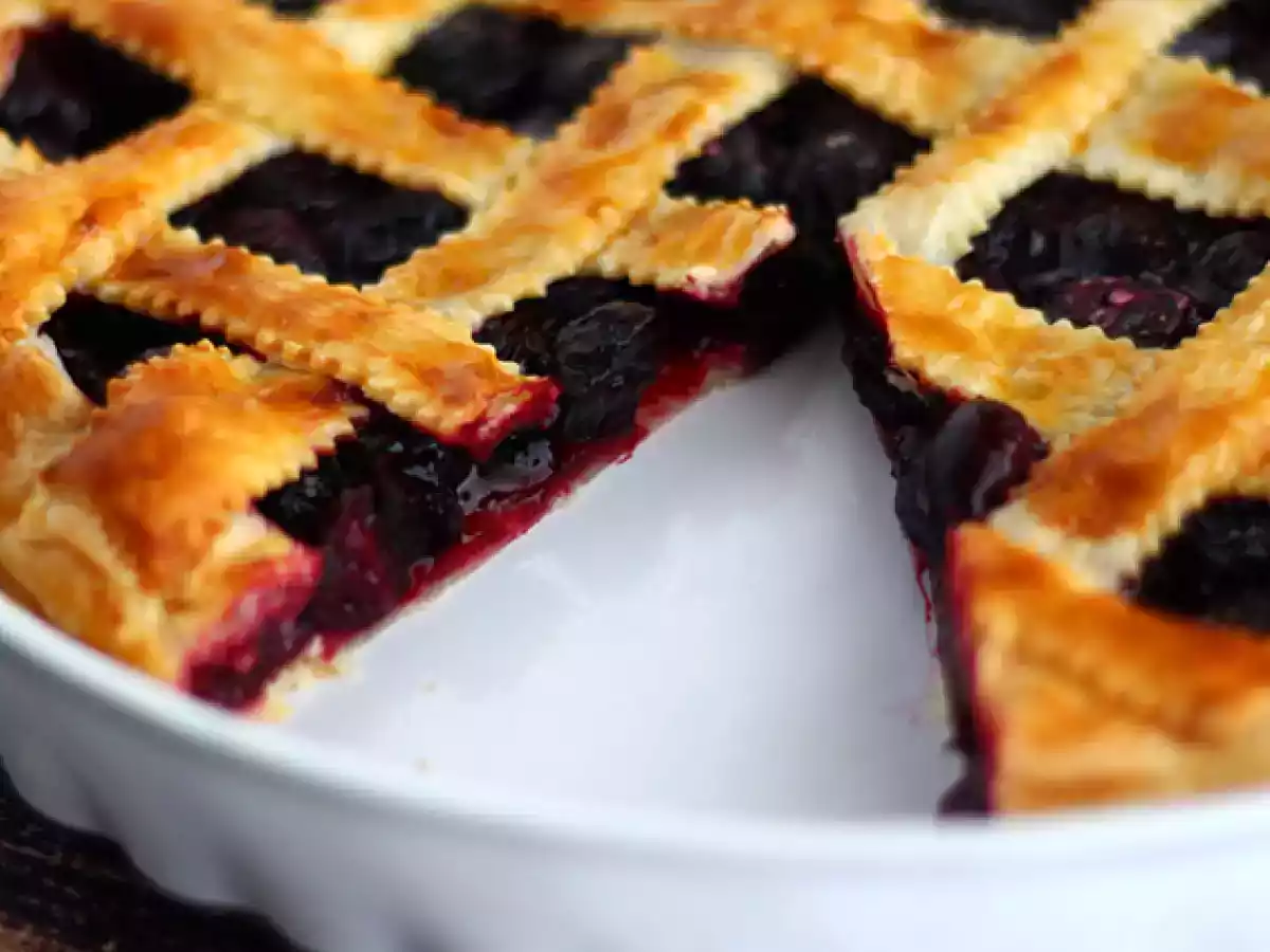 Cherry puff pastry tart - photo 4