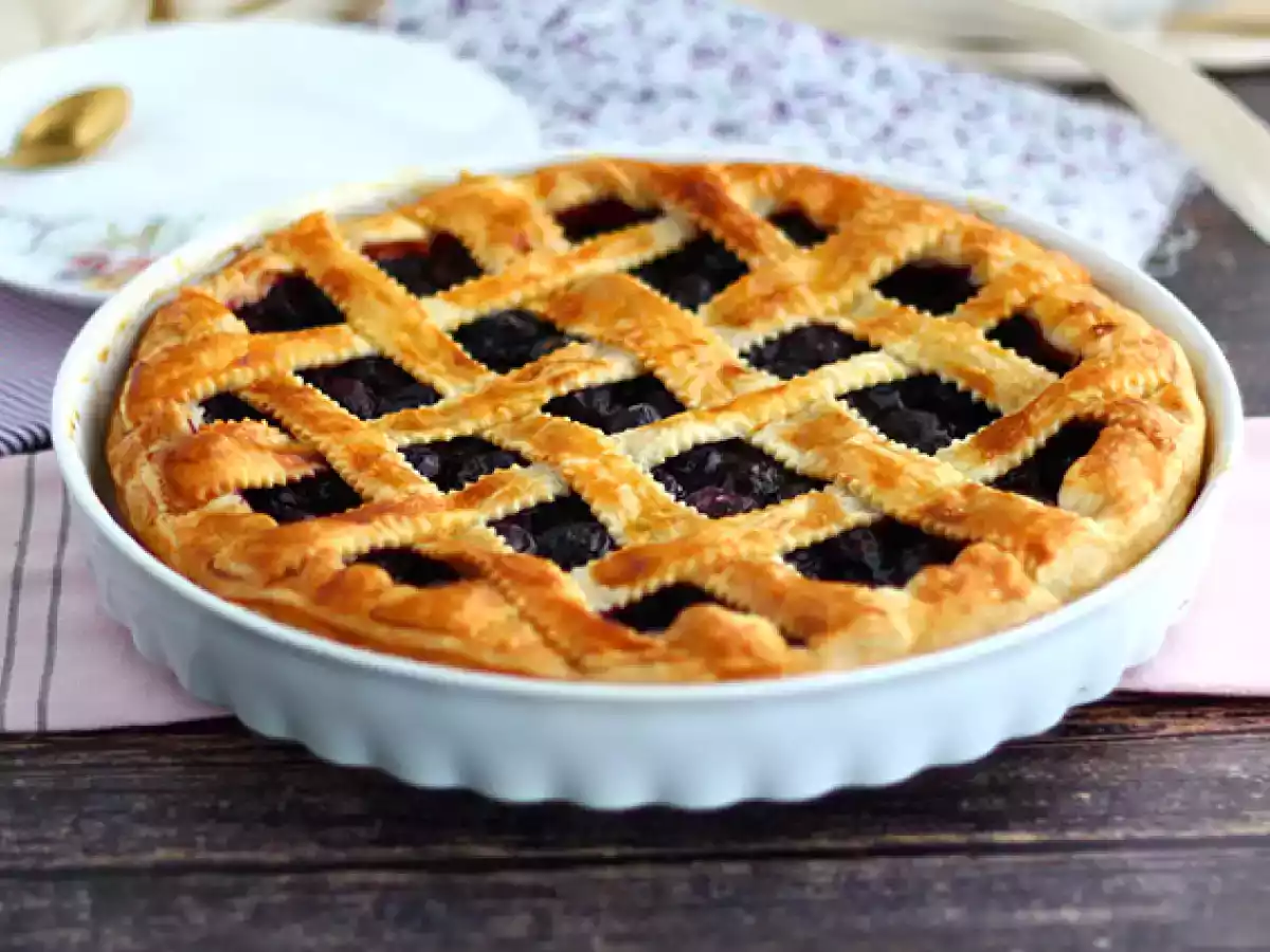 Cherry puff pastry tart