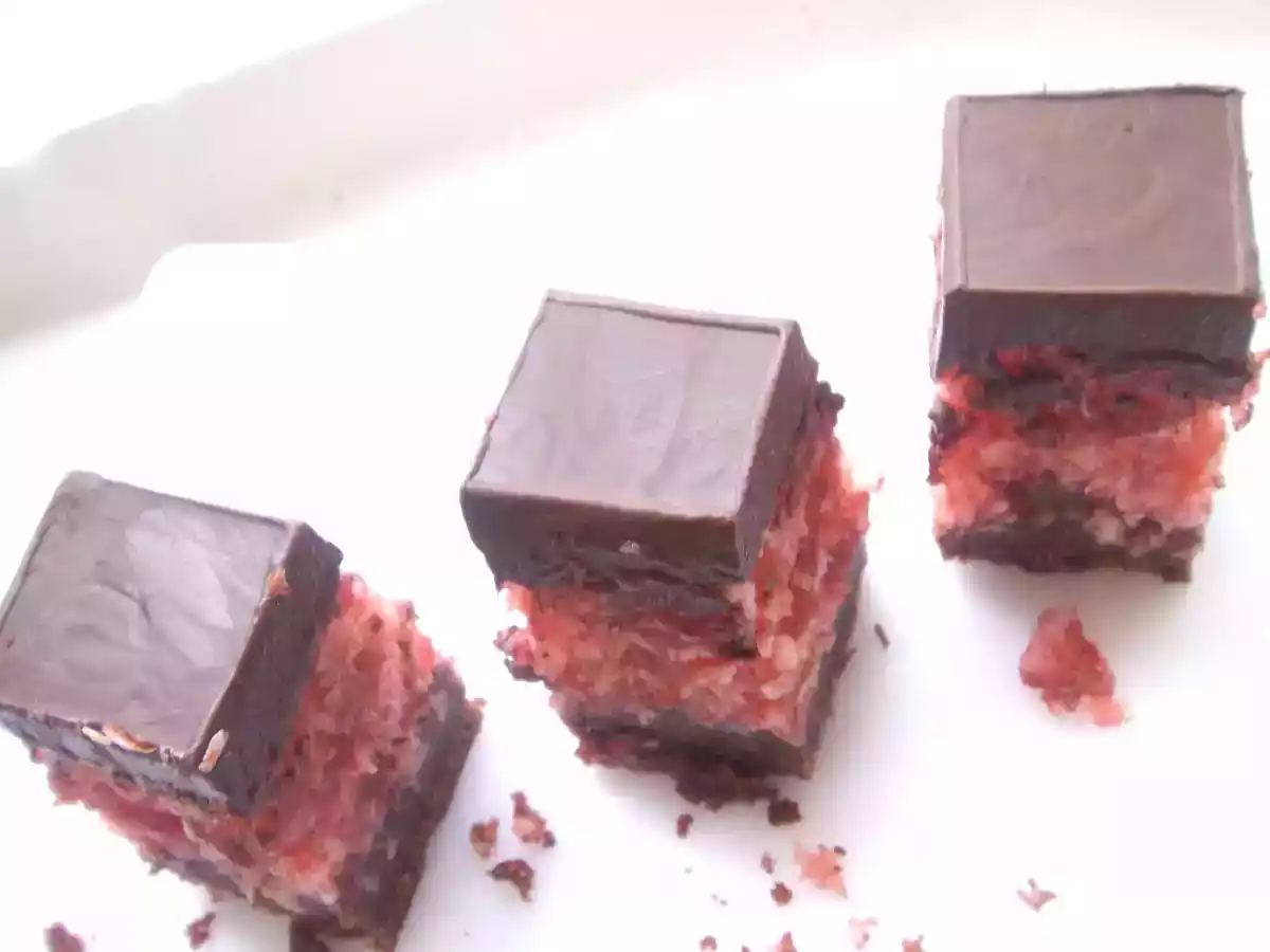 Cherry ripe slice - photo 3