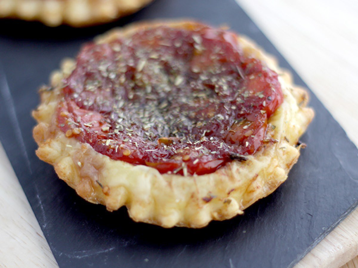 Cherry tomatoes tatin - Video recipe !