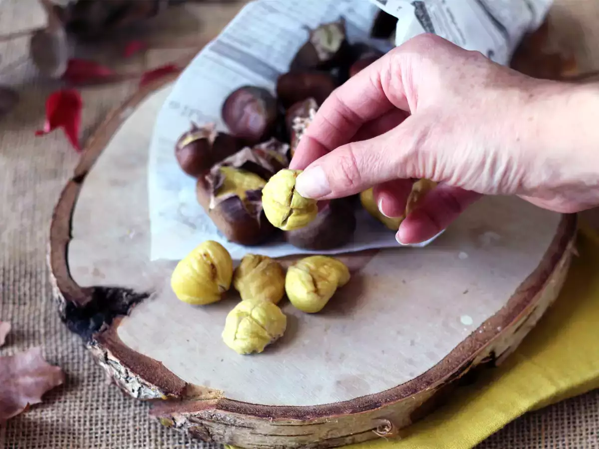 Chestnuts roasted in an air fryer - photo 2