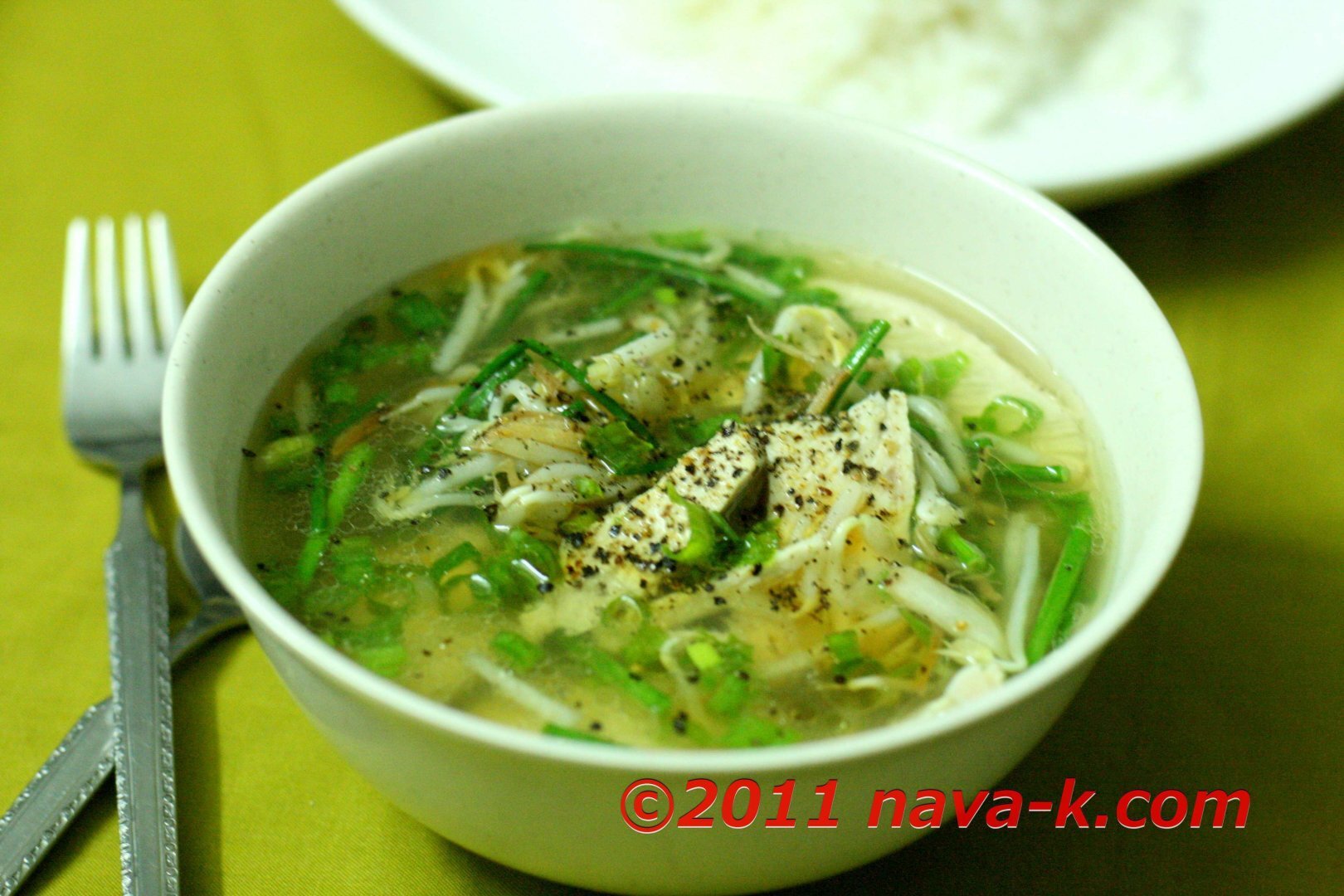 Chicken and bean sprouts soup Recipe Petitchef