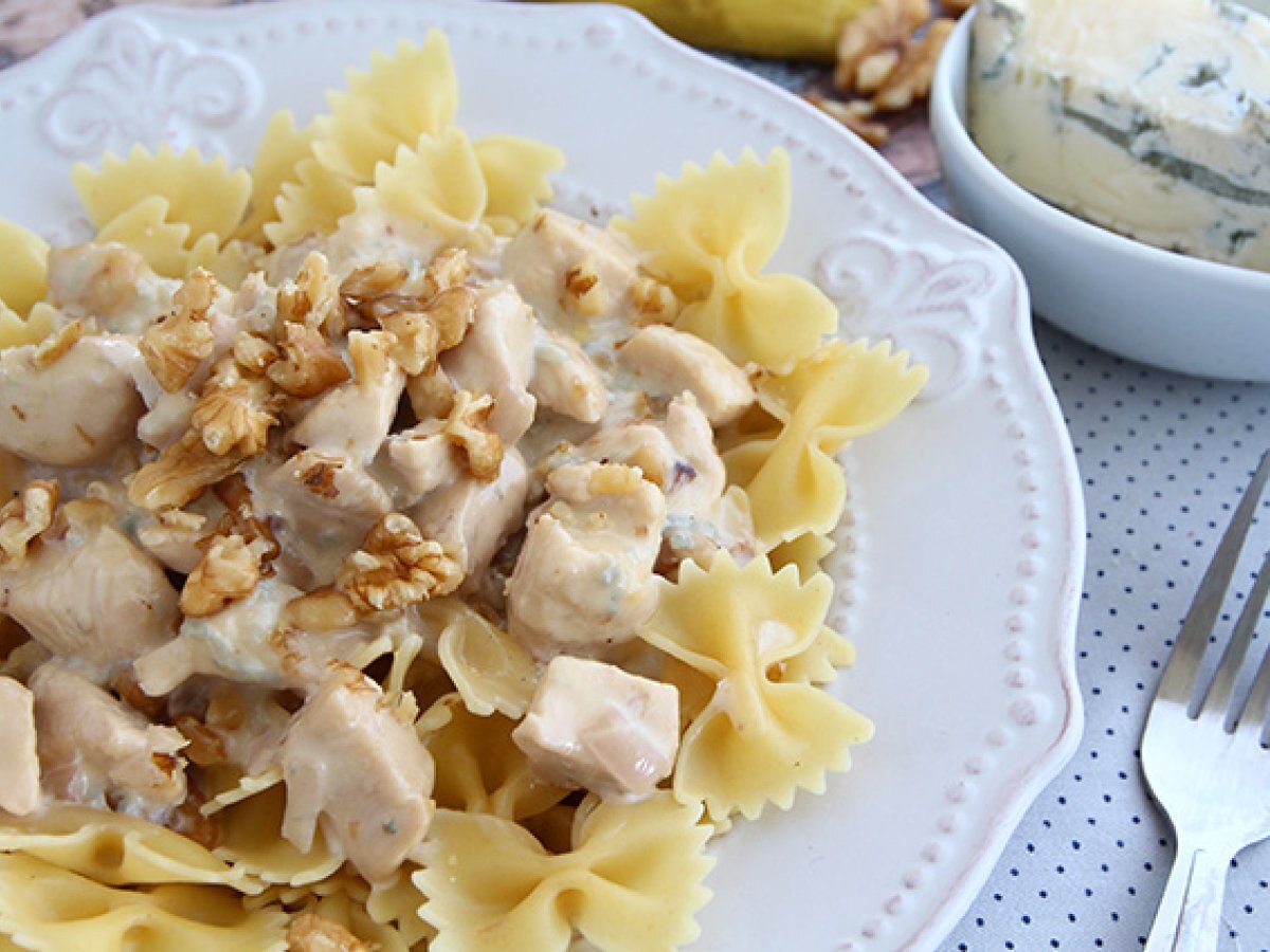 Chicken and gorgonzola pasta