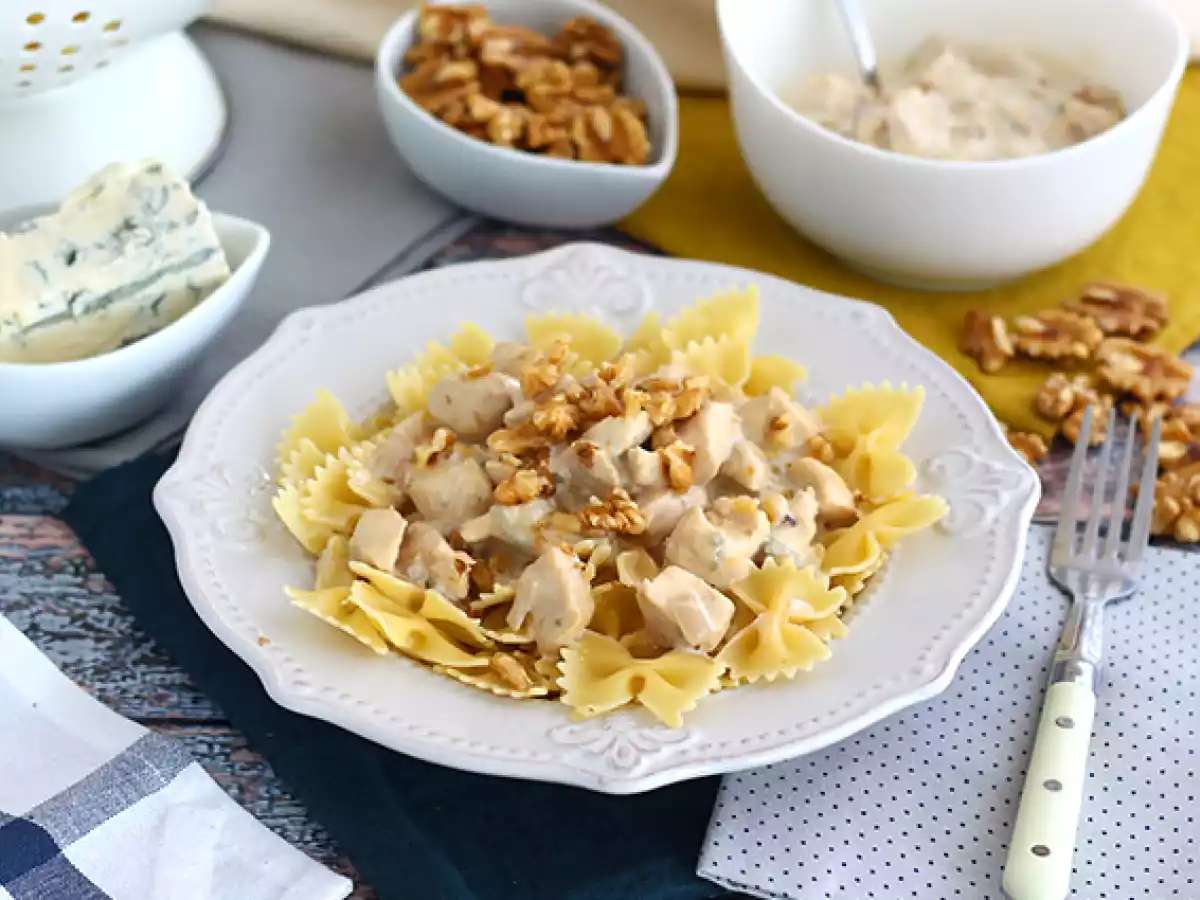 Chicken and gorgonzola pasta - photo 3