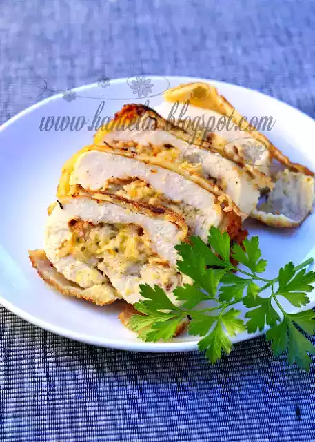 Chicken breast recipe stuffed with apple and cheese
