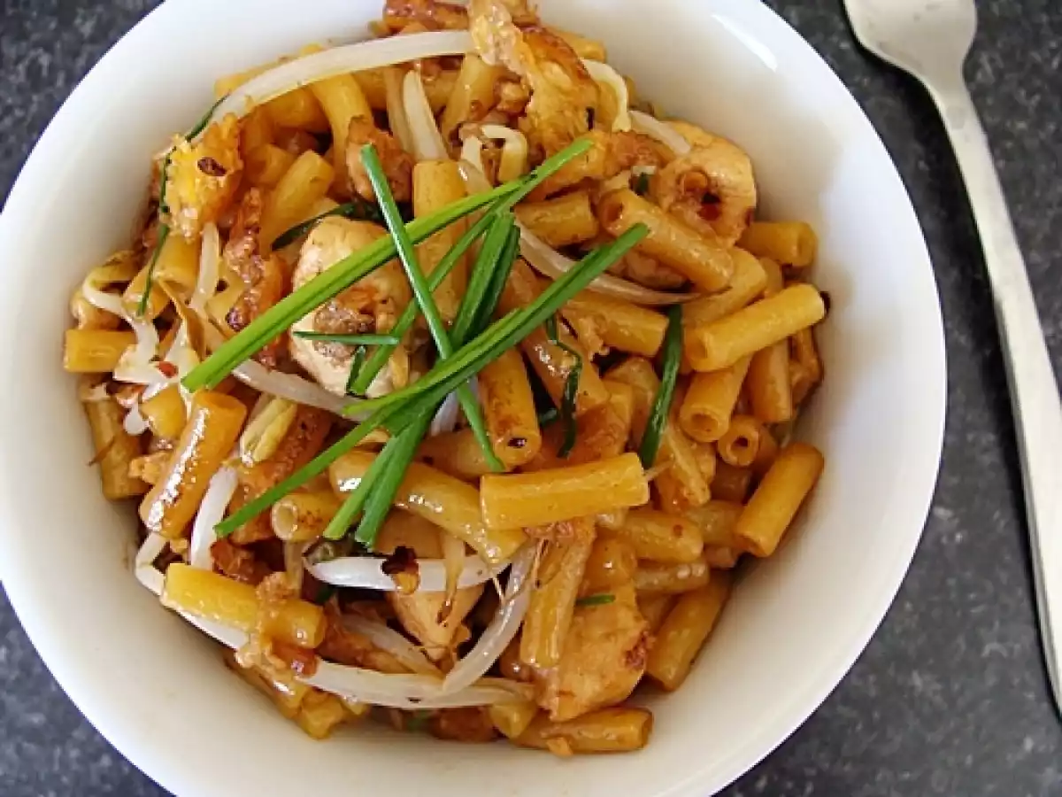 Chicken Chow Mac (Asian Style Macaroni)