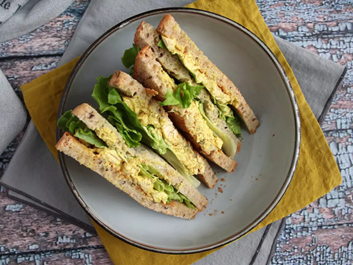 Chicken curry club sandwich - photo 2