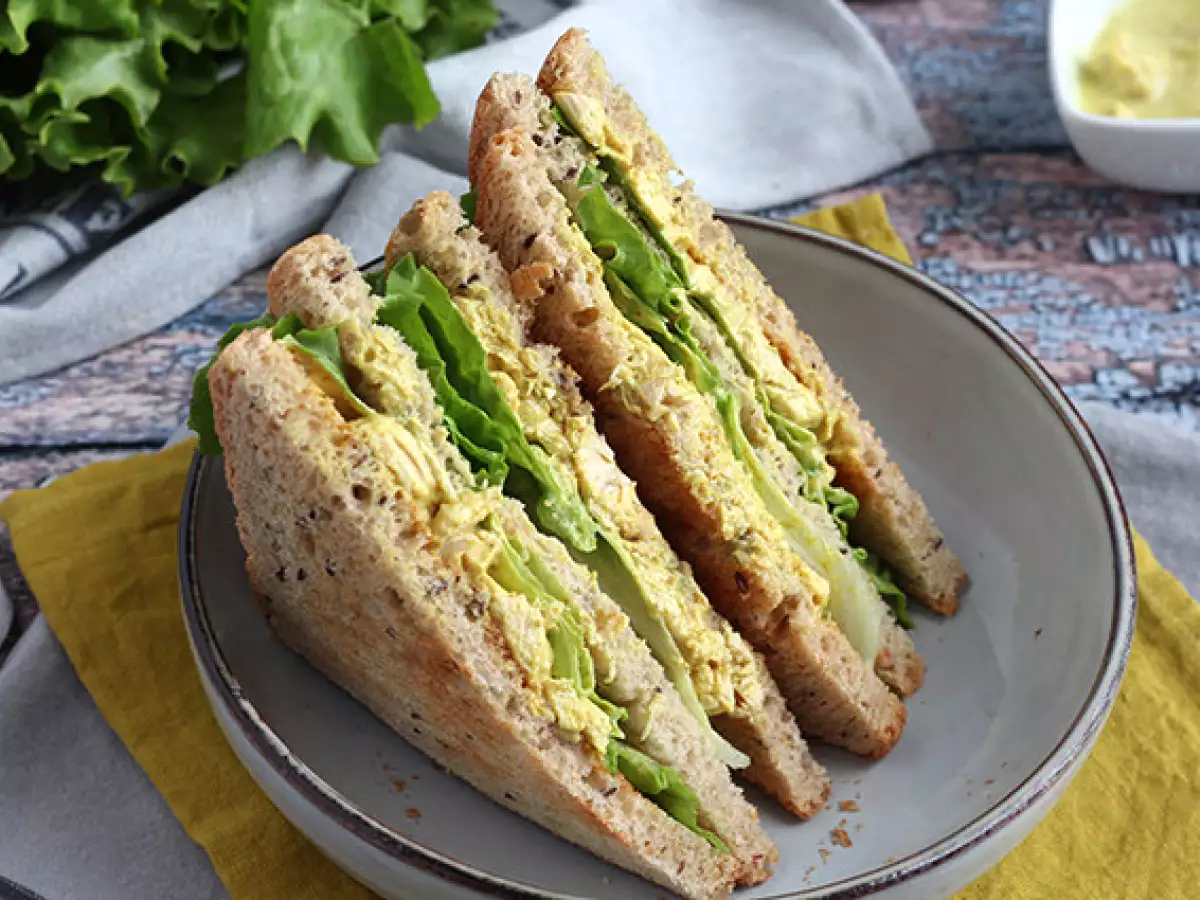 Chicken curry club sandwich - photo 5