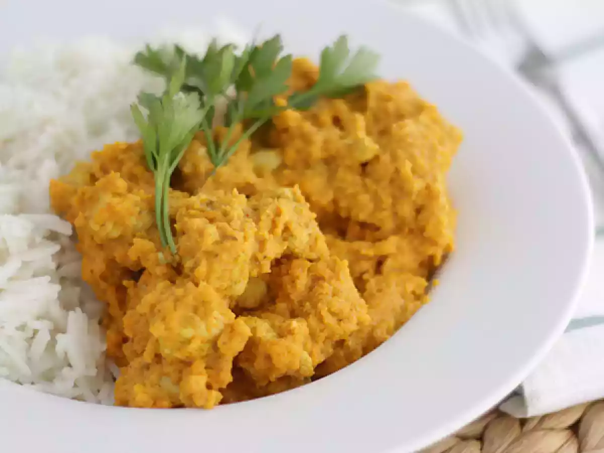Chicken curry with coconut milk - video recipe !