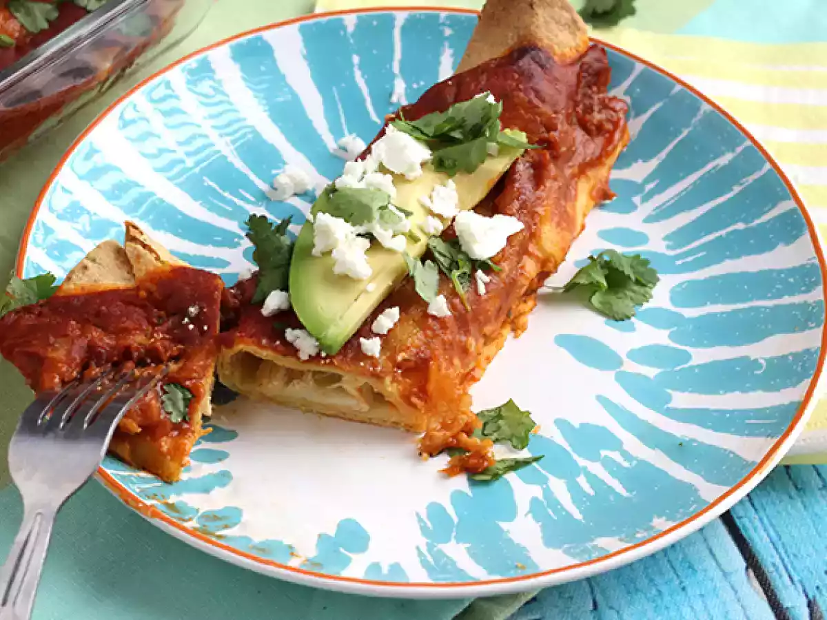 Chicken enchiladas with chili sauce - photo 4