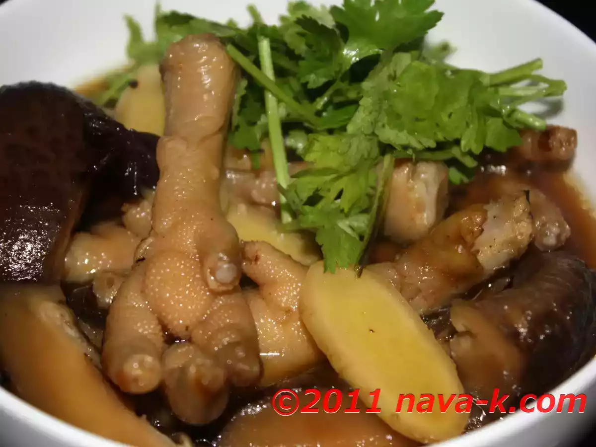Chicken Feet & Flower Mushroom Soup