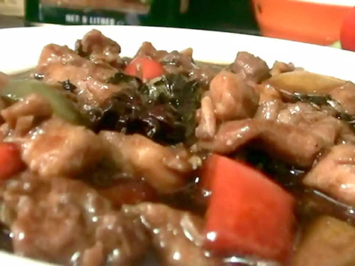 Chicken in Oyster Sauce with Basil and Bell Peppers