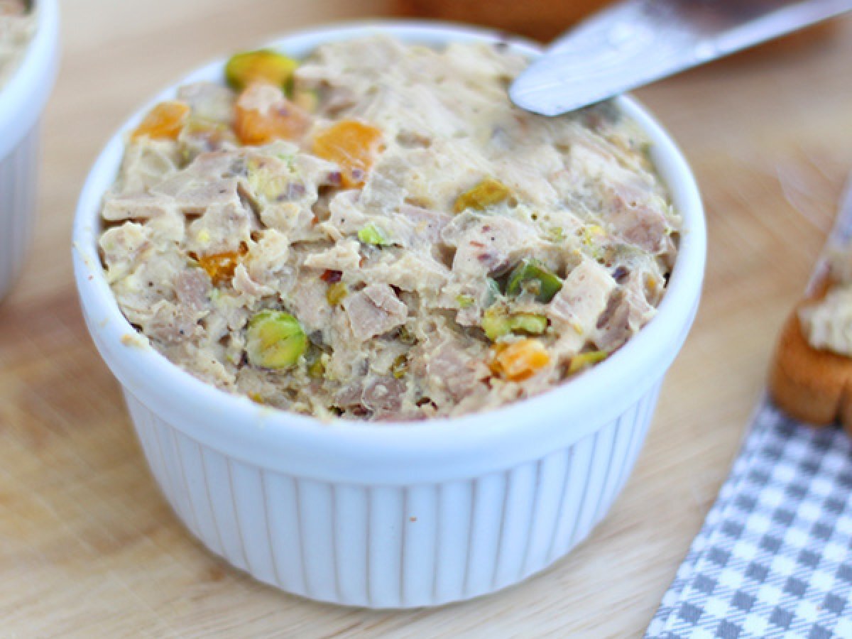 Chicken pate with pistachios - Video recipe ! - photo 4