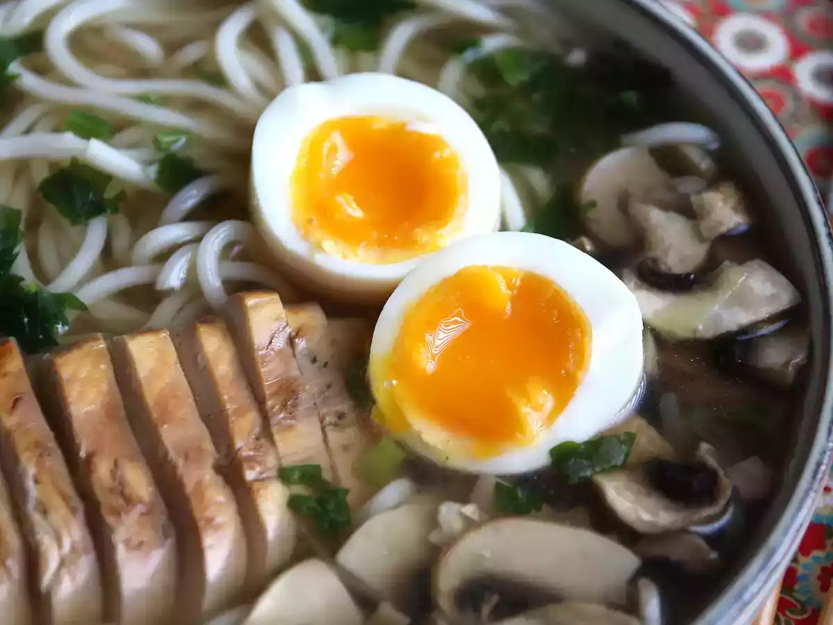 Chicken ramen: the easy version of this iconic asian dish! - photo 3