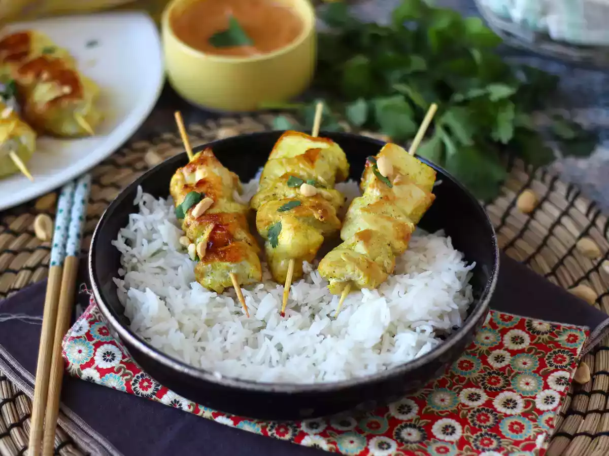 Chicken skewers with satay sauce, a culinary journey to asia!