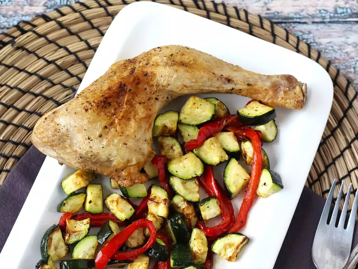 Chicken with peppers and zucchini in air fryer: ready in 20 minutes! - photo 2