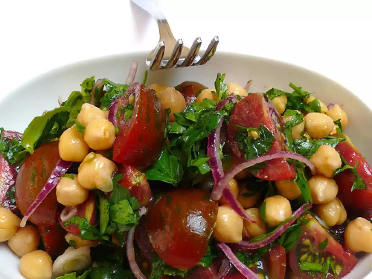 Chickpea and tomato salad