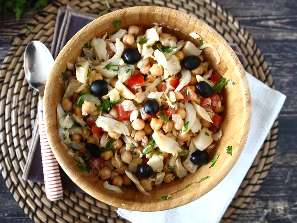 Chickpea salad with cod - photo 4