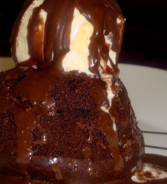 Chocolate Lava Cakes (100 calorie option!) - The Big Man's World ®