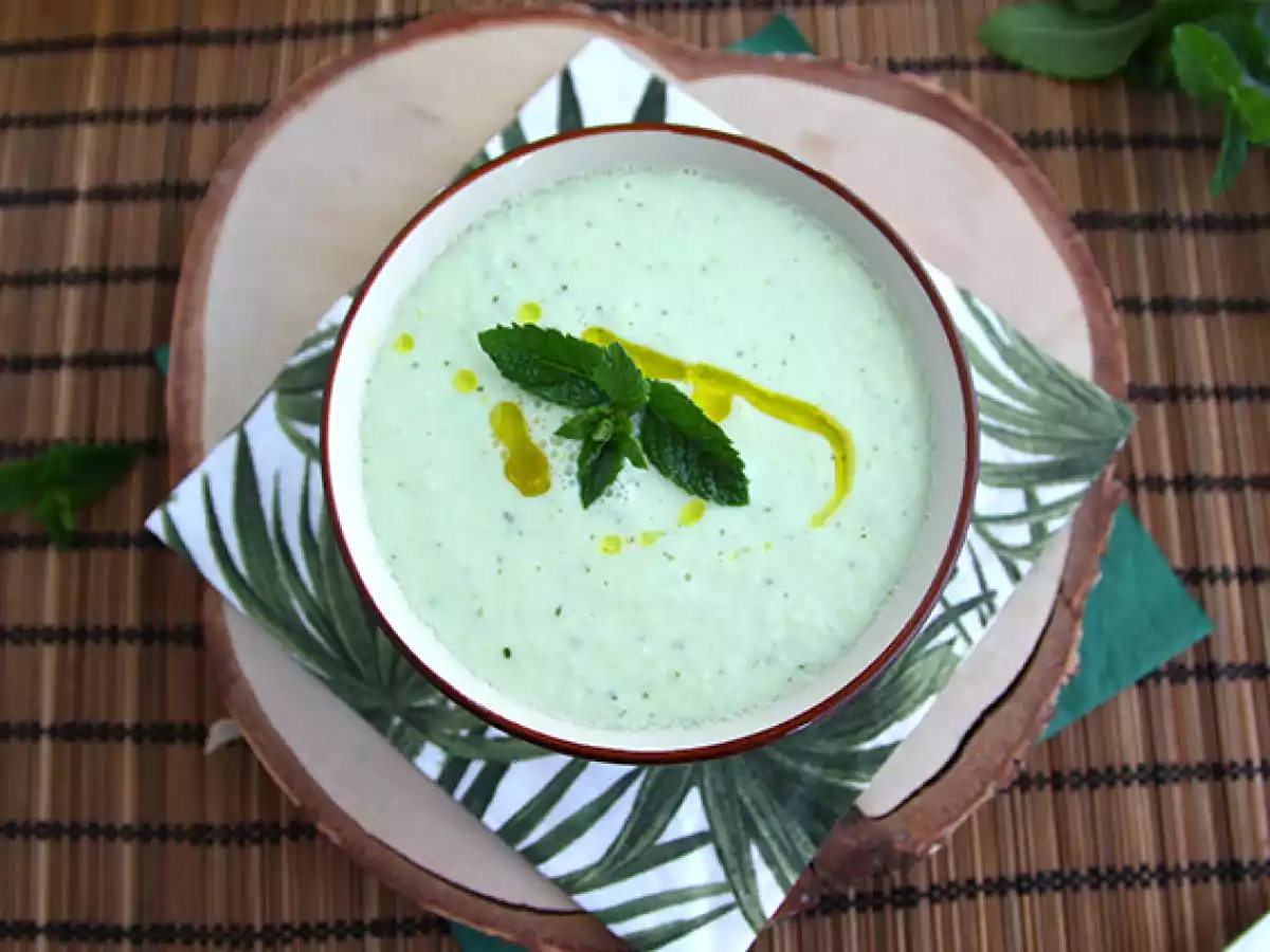 Chilled cucumber and mint soup - photo 2