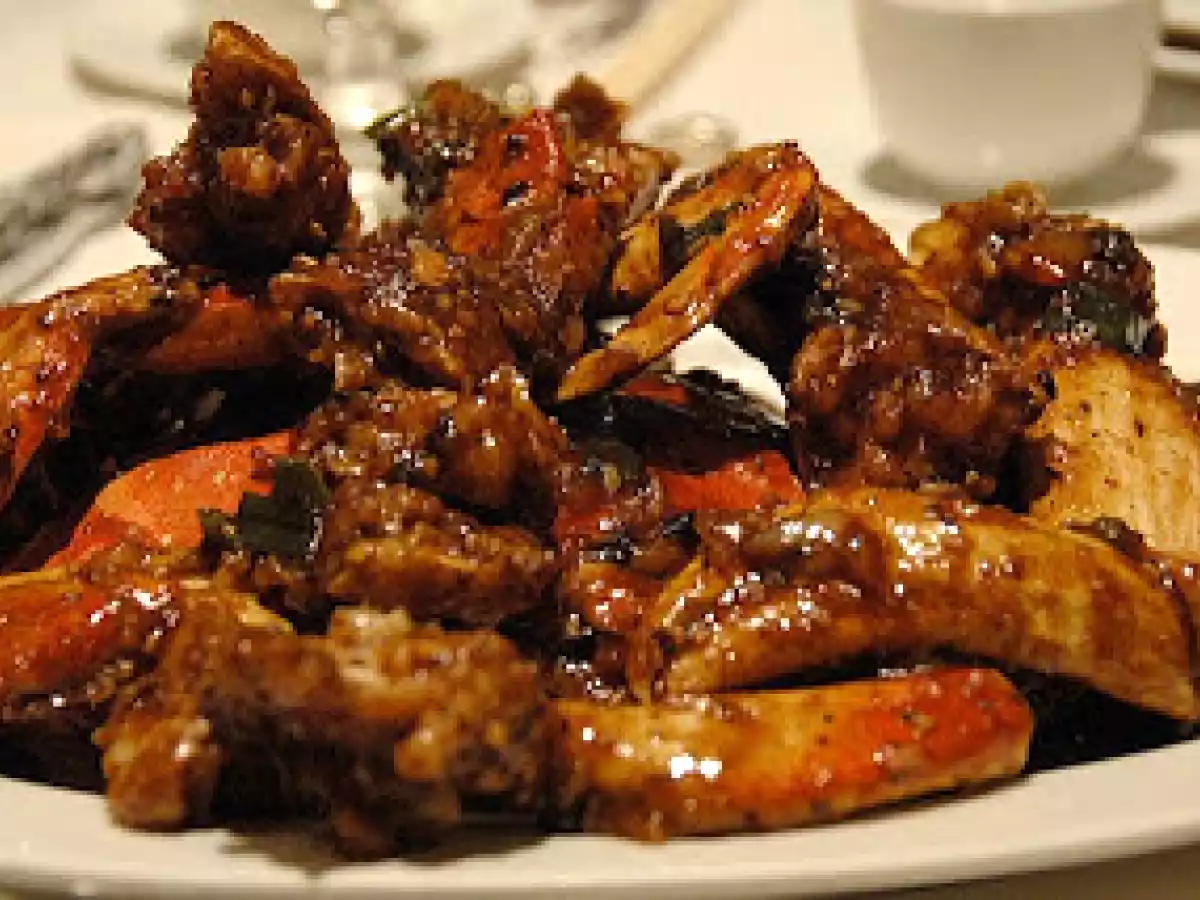 Chinese Dish : Stir Fried Crabs in Black Bean Sauce