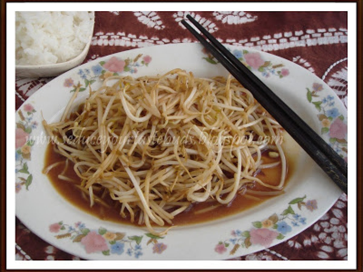 Chinese Saucy Bean-sprouts Stir-fry