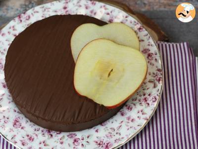 Chocolate and apple fudge, the super-easy dessert you can make with just 2 ingredients!