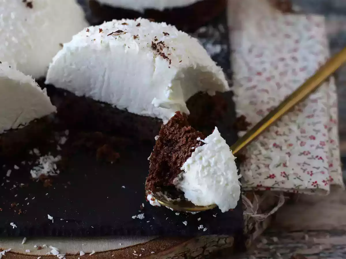 Chocolate and coconut dessert, melting and crunchy! - photo 2