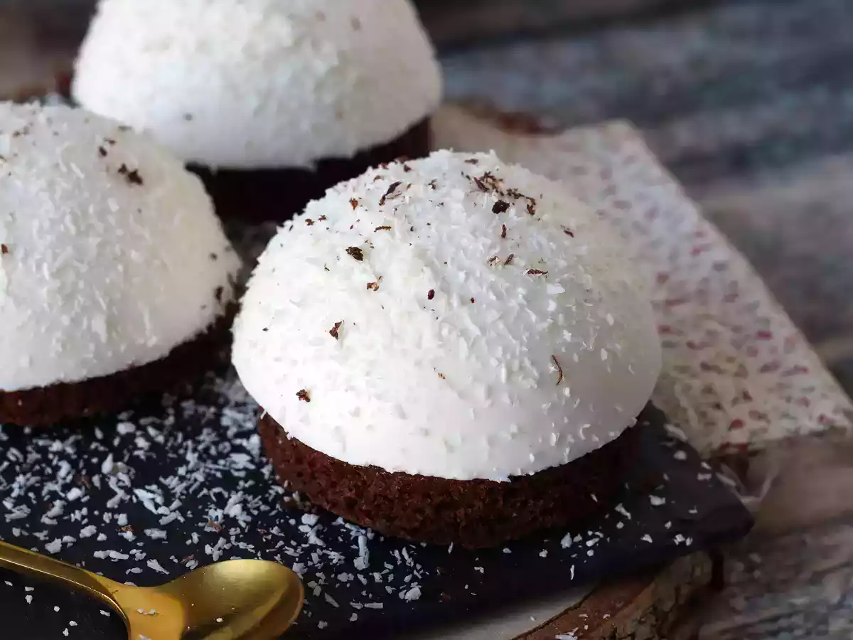 Chocolate and coconut dessert, melting and crunchy! - photo 5