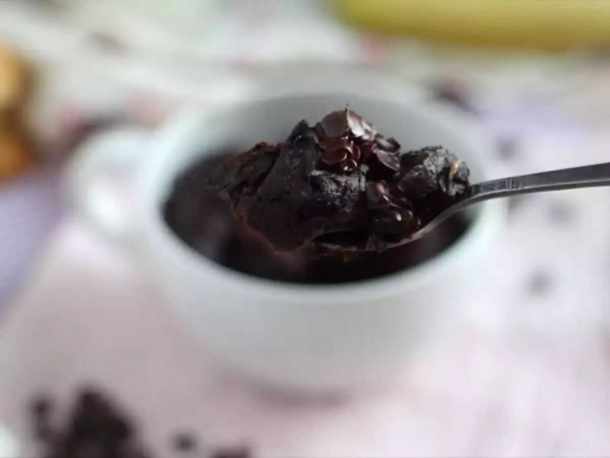 Chocolate and peanut butter mug cake in the microwave in 1 minute - photo 3
