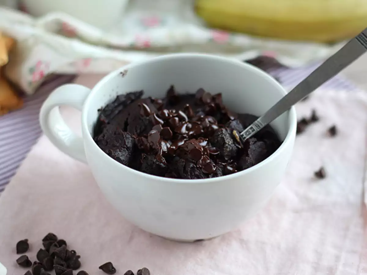 Chocolate and peanut butter mug cake in the microwave in 1 minute - photo 5