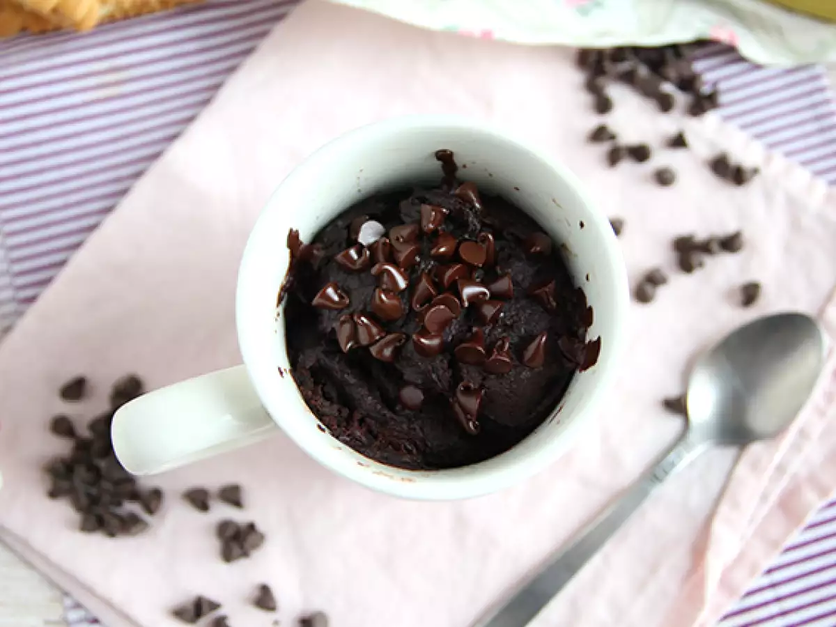 Chocolate and peanut butter mug cake in the microwave in 1 minute - photo 6