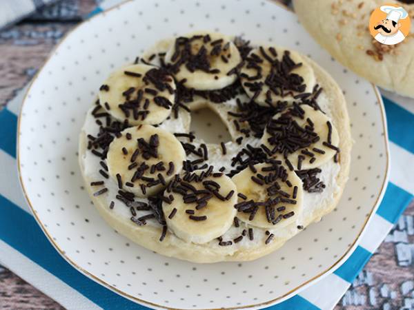 Chocolate banana bagel - photo 2