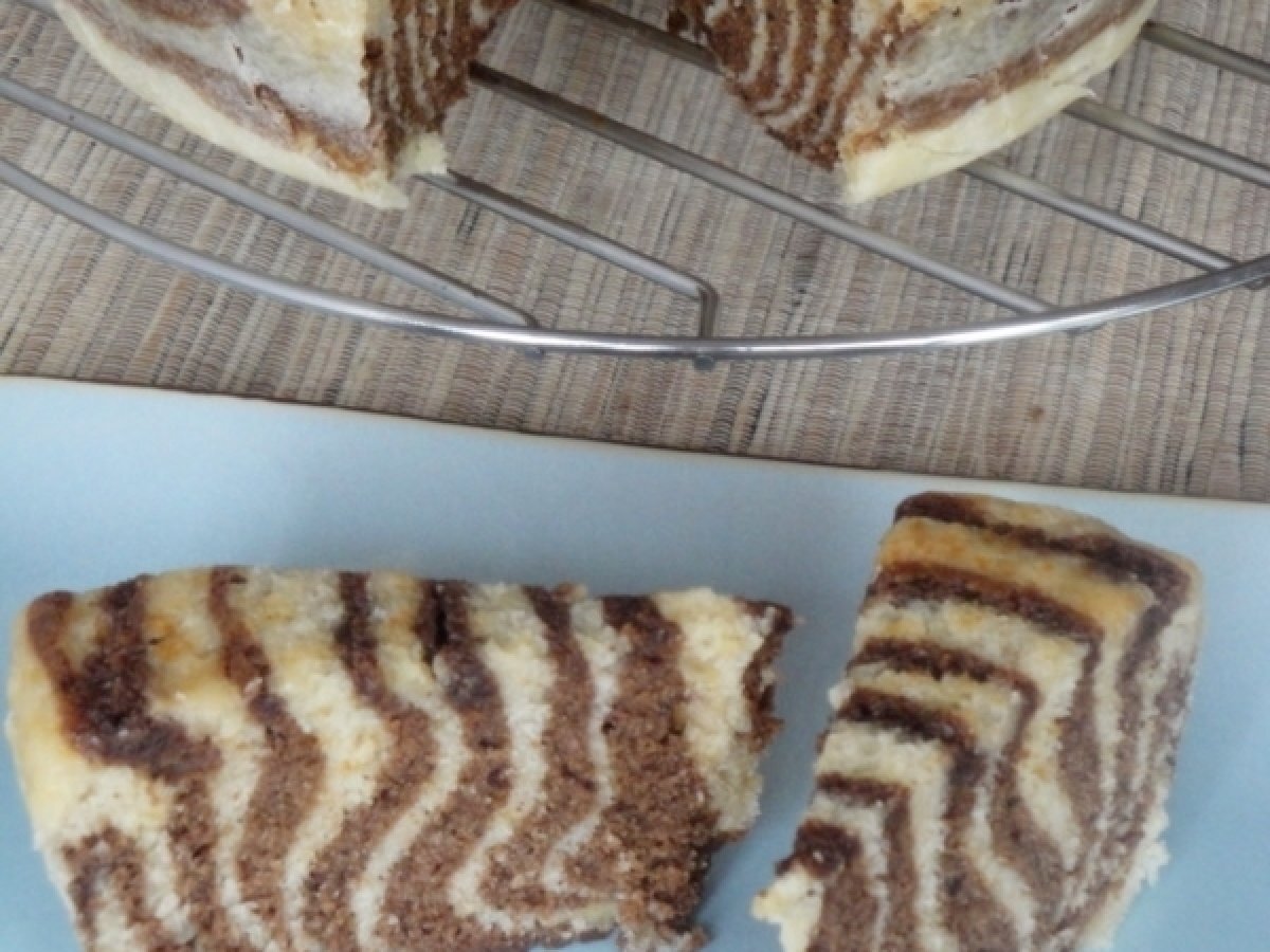 CHOCOLATE & BANANA ZEBRA CAKE