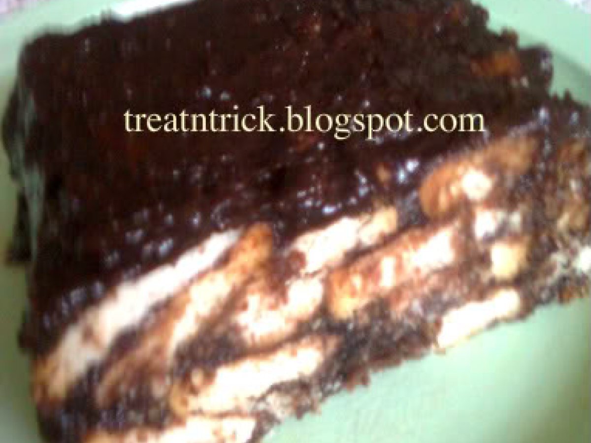CHOCOLATE BISCUIT CAKE