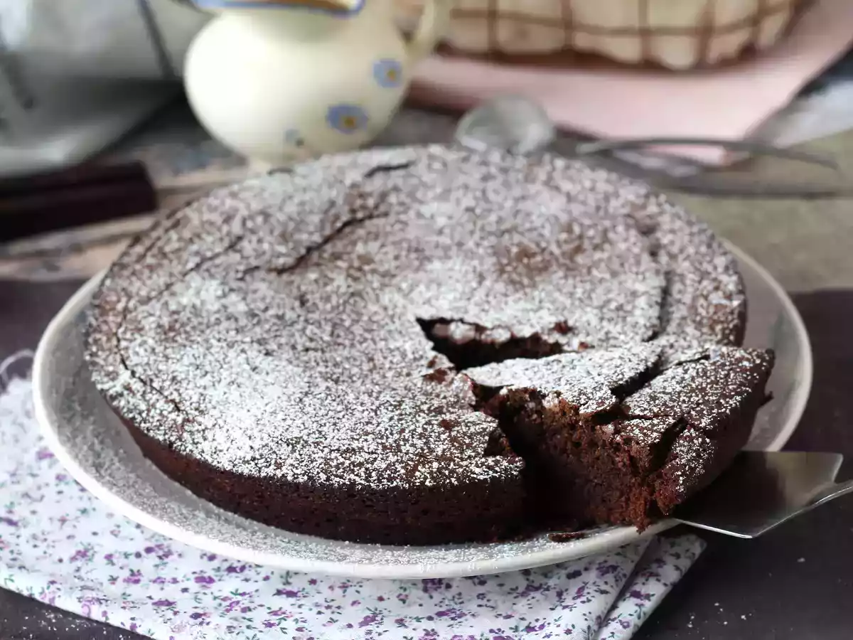 Chocolate cake - video recipe !