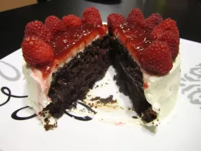 Chocolate cake with Raspberry & Ganache filling