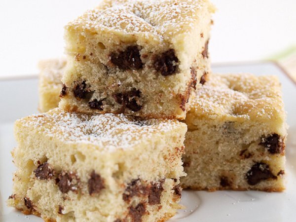 Chocolate Chip Banana Blondie Cake