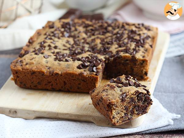 Chocolate chip cookie cake