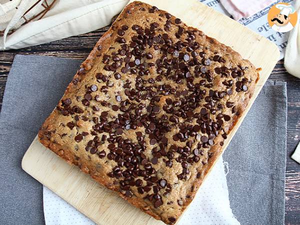 Chocolate chip cookie cake - photo 2