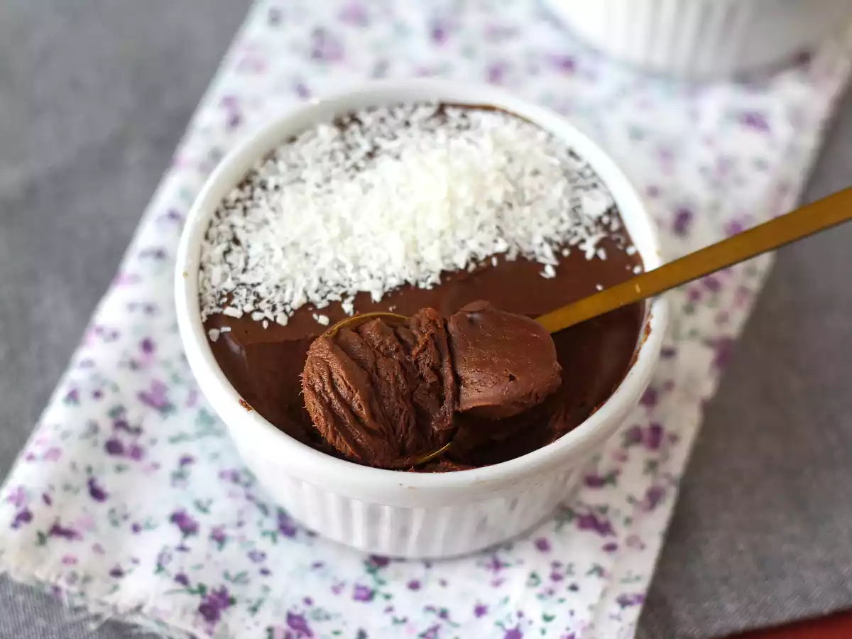 Chocolate dessert with only 2 ingredients! - photo 3
