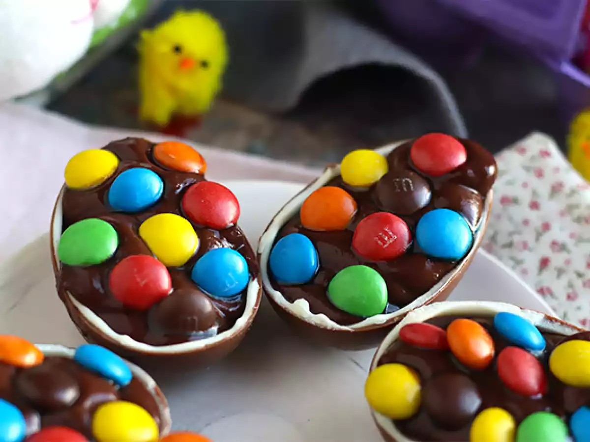 Chocolate easter eggs filled with chocolate custard and topped with m&m's - photo 4