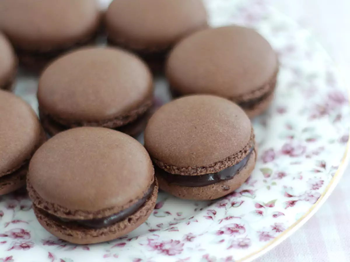 Chocolate macaroons, recipe and tips - French macarons - photo 3