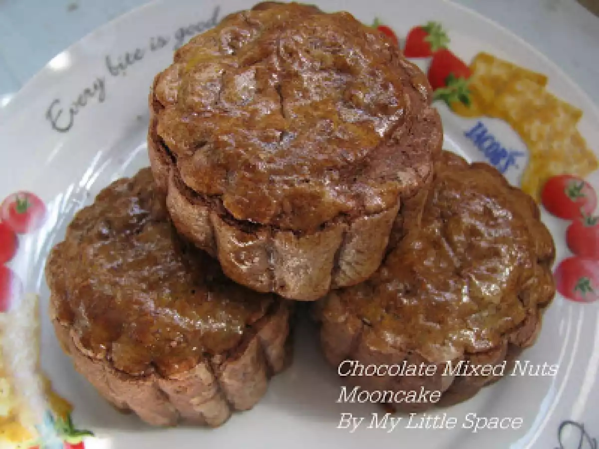 Chocolate Mixed Nuts Mooncake (Baked) - photo 3