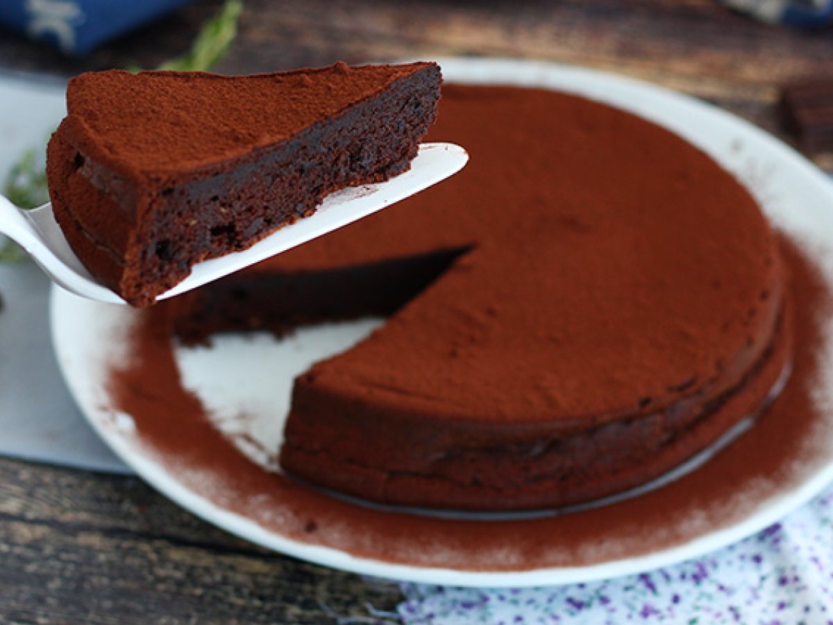 Chocolate mousse cake